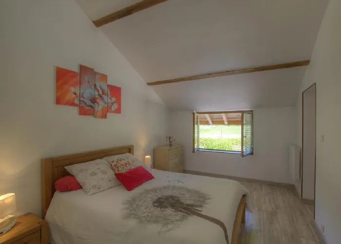Le Paradis Frühstückspension Pirajoux